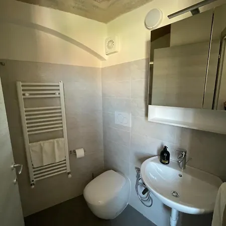 Dora Apartment *